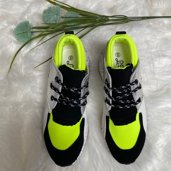 Neon Platform Sneaker for a fun sporty look - Picture 3 of 5
